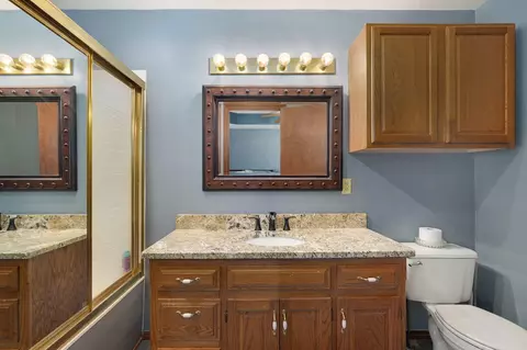 Bath - 942 S Greentree Ave, Springfield, MO 65809 photo 1 of 3