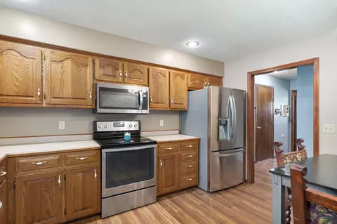 Kitchen - 942 S Greentree Ave, Springfield, MO 65809 photo 2 of 2