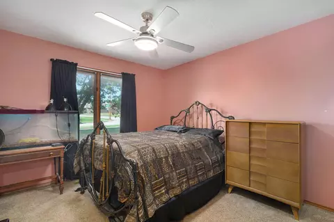 Bedroom - 942 S Greentree Ave, Springfield, MO 65809 photo 3 of 4