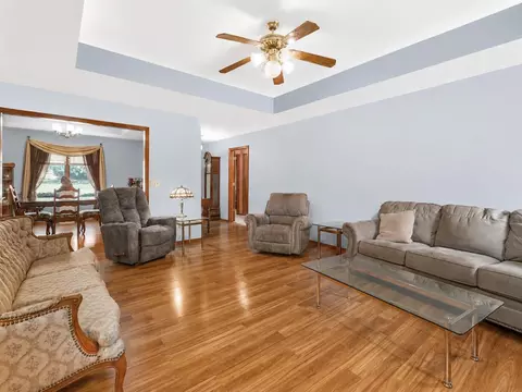 Living - 942 S Greentree Ave, Springfield, MO 65809 photo 1 of 3
