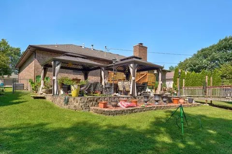 Exterior - 942 S Greentree Ave, Springfield, MO 65809 photo 3 of 8