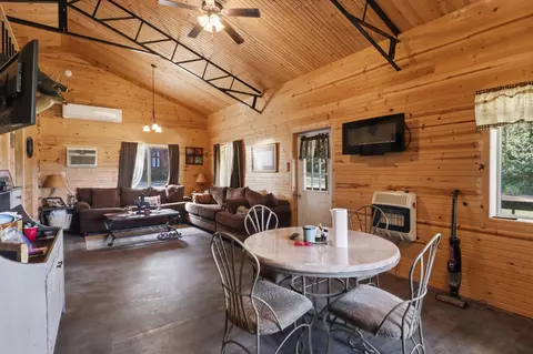 Dining - 3207 S 205th Rd, Goodson, MO 65663 photo 2 of 3