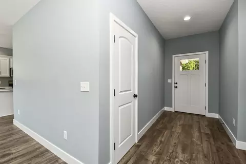 Entry Way - 510 Pine St, Willard, MO 65781 photo 1 of 2