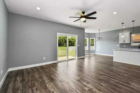 Living - 510 Pine St, Willard, MO 65781 photo 1 of 3