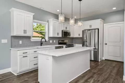 Kitchen - 510 Pine St, Willard, MO 65781 photo 1 of 7