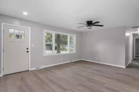 Living - 3552 S Franklin Ave, Springfield, MO 65807 photo 2 of 7