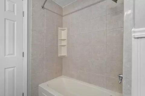 Bath - 3552 S Franklin Ave, Springfield, MO 65807 photo 3 of 4