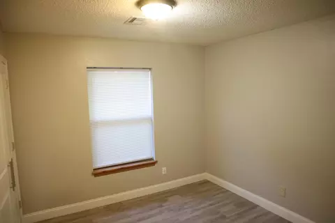 Bedroom - 651 W Nichols St, Springfield, MO 65802 photo 3 of 4