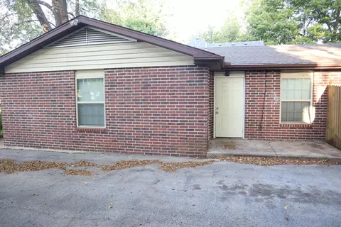 Exterior - 651 W Nichols St, Springfield, MO 65802 photo 3 of 4