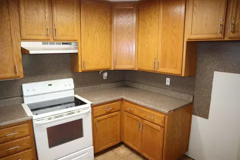 Kitchen - 651 W Nichols St, Springfield, MO 65802 photo 4 of 4