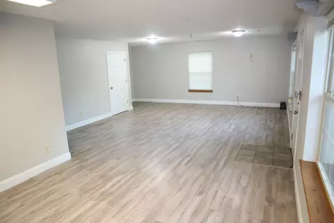Living - 651 W Nichols St, Springfield, MO 65802 photo 3 of 4