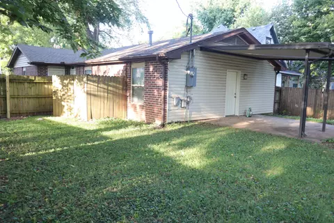 Exterior - 651 W Nichols St, Springfield, MO 65802 photo 4 of 4