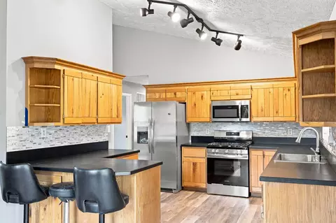 Kitchen - 304 Swafford Ln, Shell Knob, MO 65747 photo 2 of 4