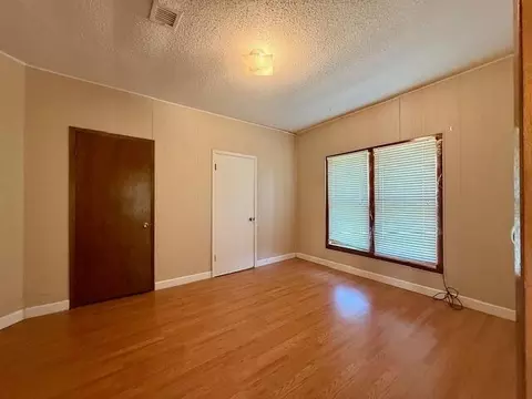 Bedroom - 204 East 3rd St, Mountain View, MO 65548 photo 2 of 6