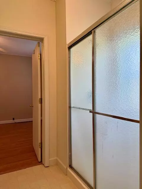 Bath - 204 East 3rd St, Mountain View, MO 65548 photo 2 of 2