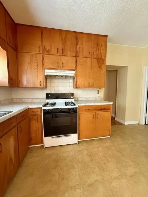 Kitchen - 204 East 3rd St, Mountain View, MO 65548 photo 3 of 3