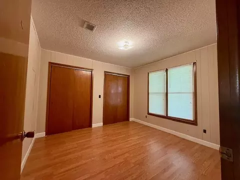 Bedroom - 204 East 3rd St, Mountain View, MO 65548 photo 1 of 6