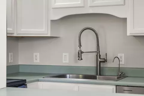 Kitchen - 535 Taneycomo Rd, Branson, MO 65616 photo 5 of 5