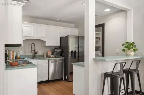 Kitchen - 535 Taneycomo Rd, Branson, MO 65616 photo 3 of 5