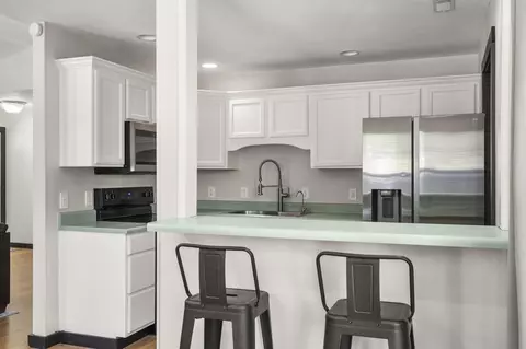 Kitchen - 535 Taneycomo Rd, Branson, MO 65616 photo 1 of 5