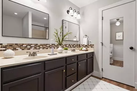 Bath - 535 Taneycomo Rd, Branson, MO 65616 photo 3 of 6
