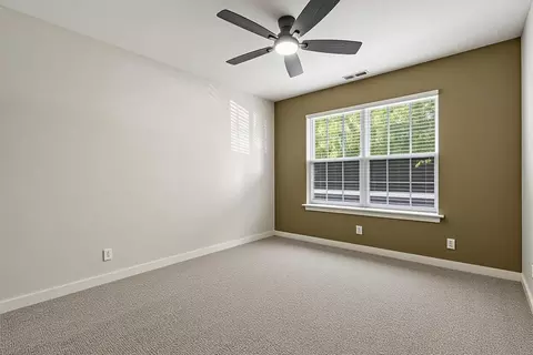 Bedroom - 535 Taneycomo Rd, Branson, MO 65616 photo 9 of 10