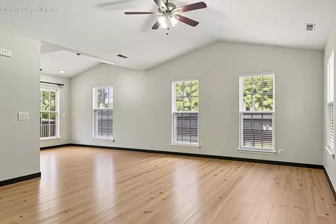 Living - 535 Taneycomo Rd, Branson, MO 65616 photo 2 of 8