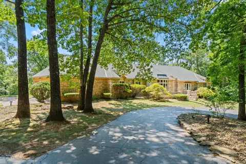 Exterior - 980 W Rivendale Dr, Springfield, MO 65810 photo 10 of 23