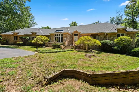 Exterior - 980 W Rivendale Dr, Springfield, MO 65810 photo 13 of 23