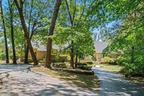 Exterior - 980 W Rivendale Dr, Springfield, MO 65810 photo 9 of 23