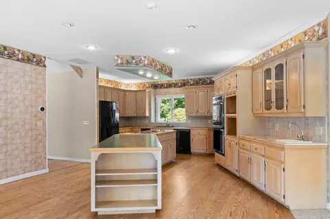 Kitchen - 980 W Rivendale Dr, Springfield, MO 65810 photo 1 of 6