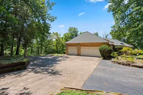 Exterior - 980 W Rivendale Dr, Springfield, MO 65810 photo 11 of 23