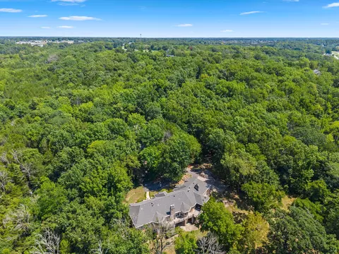 View/Area - 980 W Rivendale Dr, Springfield, MO 65810 photo 9 of 14