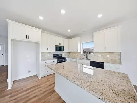 Kitchen - 2500 W Webb Rd, Ozark, MO 65721 photo 2 of 3