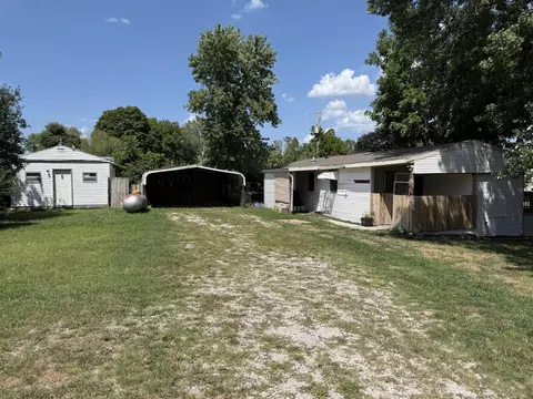 135 Lake Circle Dr, Galena, MO 65656