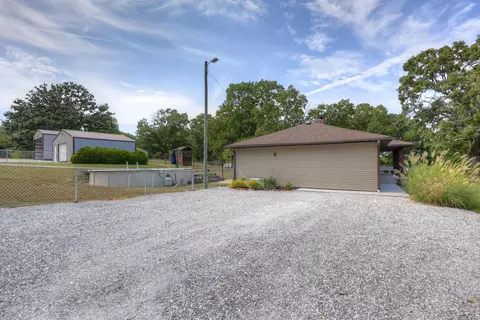 Exterior - 9003 Ginger Ln, Carthage, MO 64836 photo 2 of 11