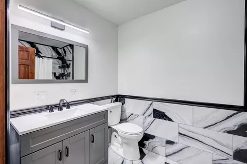 Bath - 9003 Ginger Ln, Carthage, MO 64836 photo 1 of 5