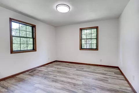 Bedroom - 9003 Ginger Ln, Carthage, MO 64836 photo 6 of 7
