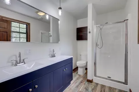 Bath - 9003 Ginger Ln, Carthage, MO 64836 photo 4 of 5
