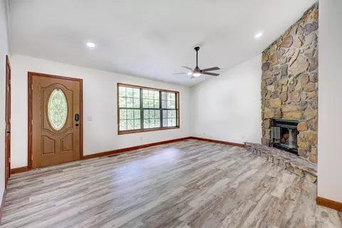 Living - 9003 Ginger Ln, Carthage, MO 64836 photo 1 of 5