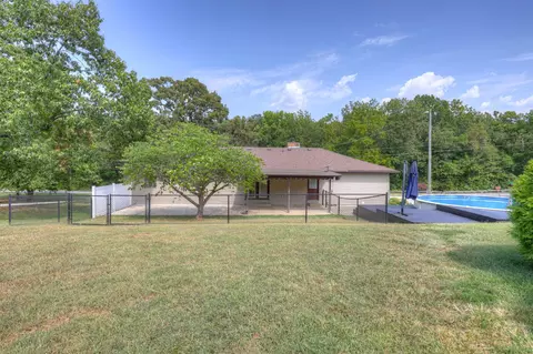 Exterior - 9003 Ginger Ln, Carthage, MO 64836 photo 4 of 11