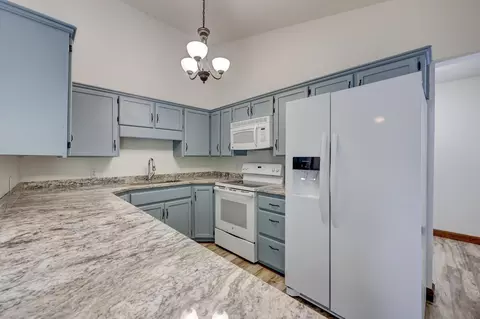 Kitchen - 9003 Ginger Ln, Carthage, MO 64836 photo 3 of 3