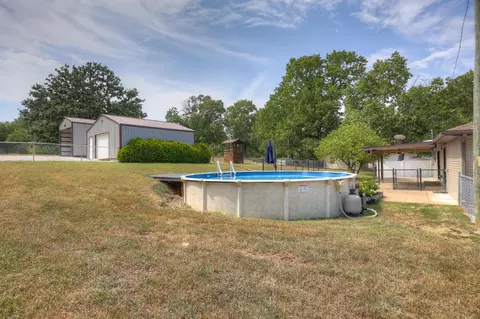 Exterior - 9003 Ginger Ln, Carthage, MO 64836 photo 9 of 11