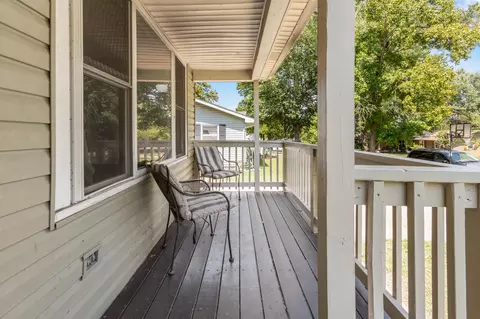 Exterior - 621 Eiserman Ave, Branson, MO 65616 photo 2 of 5