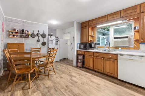 Kitchen - 621 Eiserman Ave, Branson, MO 65616 photo 1 of 2