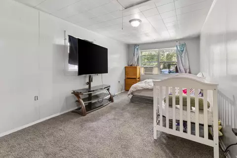 Bedroom - 621 Eiserman Ave, Branson, MO 65616 photo 3 of 4
