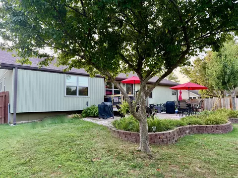 Exterior - 4338 S Delaware Ave, Springfield, MO 65804 photo 5 of 12