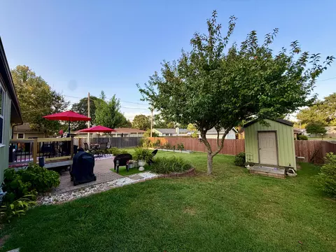 Exterior - 4338 S Delaware Ave, Springfield, MO 65804 photo 4 of 12