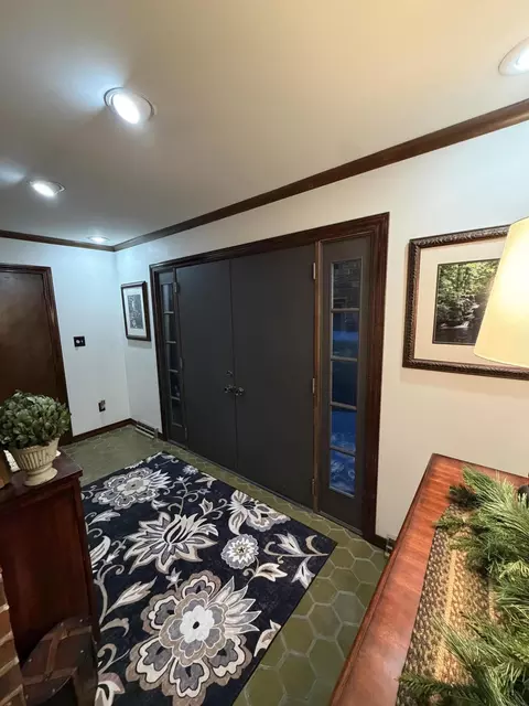 Entry Way - 4338 S Delaware Ave, Springfield, MO 65804 photo 1 of 2