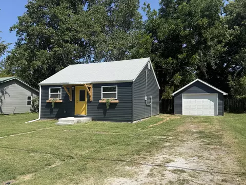 400 W Clouse St, Mountain Grove, MO 65711